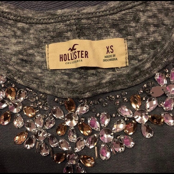 Sleeveless jeweled shirt - Picture 2 of 2